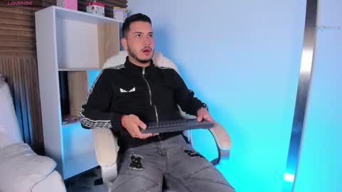 axel_grey_ online show from 09.30.25