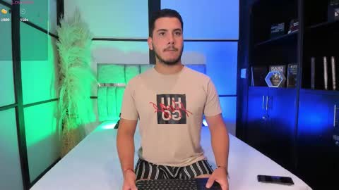 axel_grey_ online show from 12.22.25