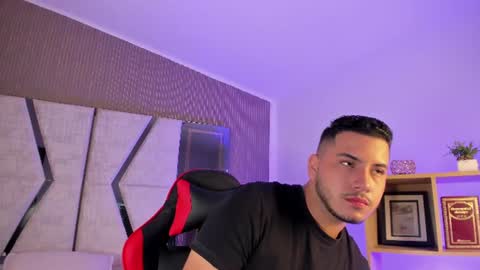 axel_grey_ online show from 07.08.26