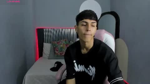 Snapshot of axel_mendoza_ chatting on 06.23.26 A X E L online show from 06.23.26