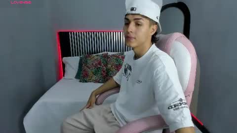 Snapshot of axel_mendoza_ chatting on 06.24.26 A X E L online show from 06.24.26