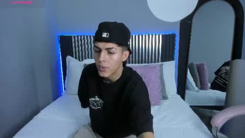 Snapshot of axel_mendoza_ chatting on 07.14.26 A X E L online show from 07.14.26
