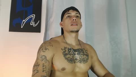 INDEPENDENT MODEL  online show from 01.31.25