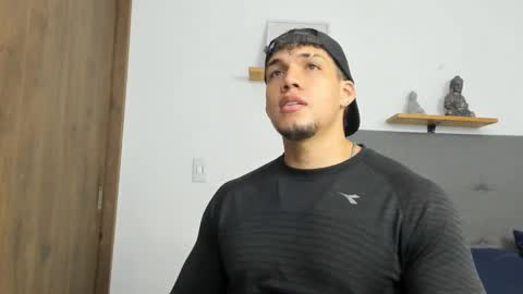 INDEPENDENT MODEL  online show from 10.01.25