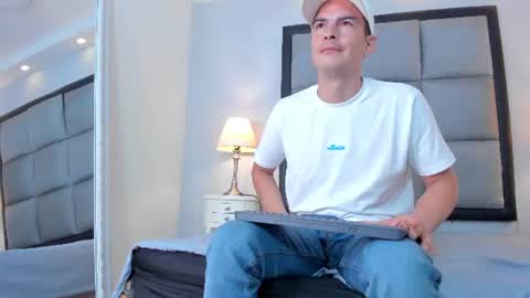 Snapshot of axel_wolfe chatting on 07.20.26 axel_wolfe online show from 07.20.26