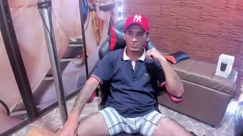 Snapshot of axell_cross2 chatting on 01.27.25 Axell Cross2 online show from 01.27.25