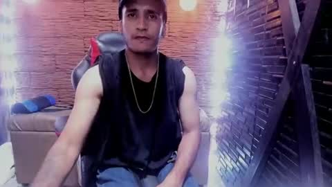 Snapshot of axell_cross2 chatting on 01.29.25 Axell Cross2 online show from 01.29.25