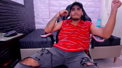 Snapshot of axell_cross2 chatting on 02.03.25 Axell Cross2 online show from 02.03.25