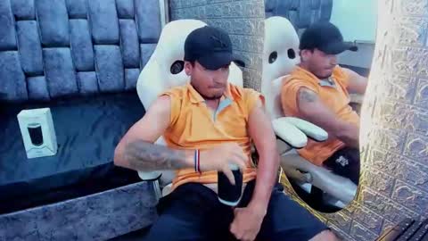 Snapshot of axell_cross2 chatting on 02.06.25 Axell Cross2 online show from 02.06.25