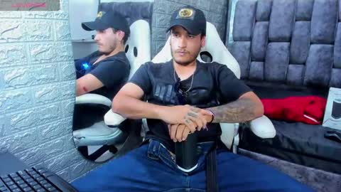 Snapshot of axell_cross2 chatting on 02.20.25 Axell Cross2 online show from 02.20.25