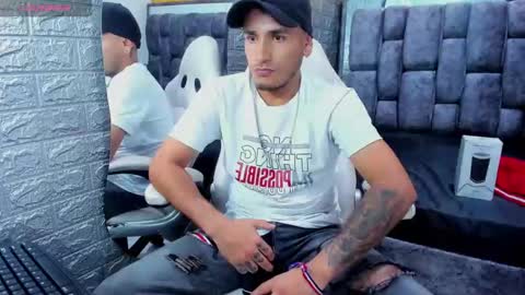 Snapshot of axell_cross2 chatting on 02.22.25 Axell Cross2 online show from 02.22.25