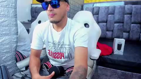 Snapshot of axell_cross2 chatting on 02.22.25 Axell Cross2 online show from 02.22.25