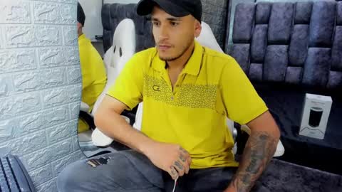 Snapshot of axell_cross2 chatting on 02.24.25 Axell Cross2 online show from 02.24.25