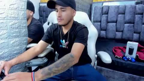 Snapshot of axell_cross2 chatting on 02.26.25 Axell Cross2 online show from 02.26.25