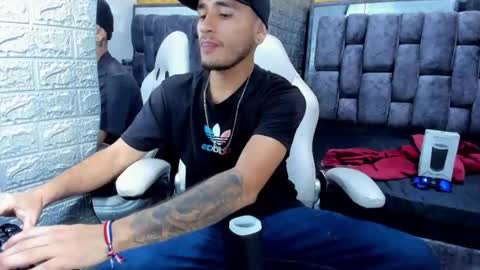 Snapshot of axell_cross2 chatting on 02.27.25 Axell Cross2 online show from 02.27.25