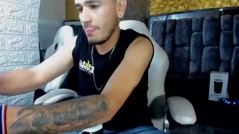 Snapshot of axell_cross2 chatting on 03.02.25 Axell Cross2 online show from 03.02.25