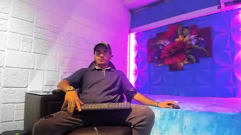 Snapshot of axell_cross2 chatting on 10.05.25 Axell Cross2 online show from 10.05.25