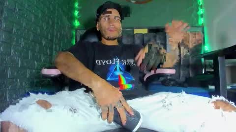 Snapshot of axell_cross2 chatting on 02.26.26 Axell Cross2 online show from 02.26.26