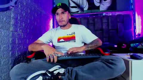 Axell Cross2 online show from 05.15.26