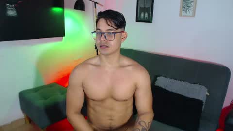 Snapshot of axell_dior chatting on 06.23.26 axell online show from 06.23.26