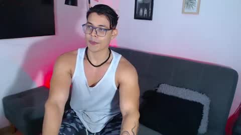 Snapshot of axell_dior chatting on 07.25.26 axell online show from 07.25.26