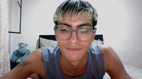 Axel  online show from 12.05.24