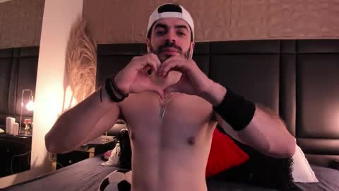 Axel Thompsom online show from 11.19.25