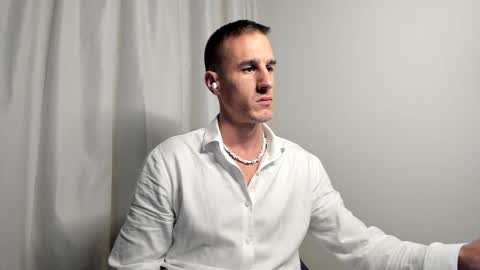 Axl online show from 09.16.25