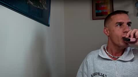 Axl online show from 10.07.25