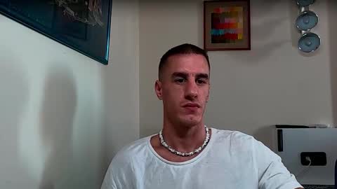 Axl online show from 10.09.25