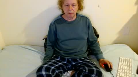 Snapshot of axleroze chatting on 01.03.25 axleroze online show from 01.03.25