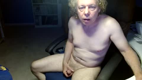 Snapshot of axleroze chatting on 10.23.25 axleroze online show from 10.23.25