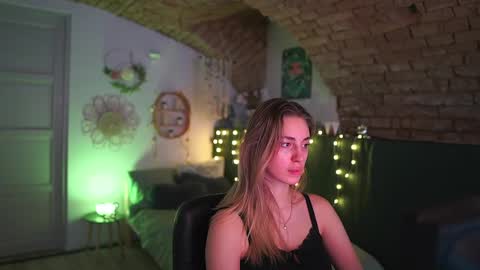 aya hitakayama  online show from 02.12.25