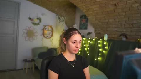 aya hitakayama  online show from 03.05.25