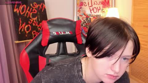 Snapshot of ayakskalermons chatting on 09.17.25 ayaks online show from 09.17.25