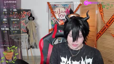 Snapshot of ayakskalermons chatting on 10.25.25 ayaks online show from 10.25.25