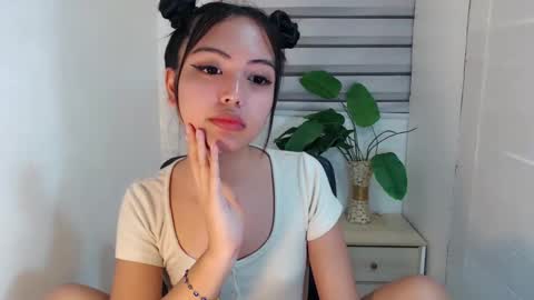 ayalvrs18 online show from 02.17.25