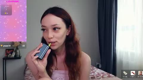 Snapshot of ayehoney chatting on 07.16.26 Hailey Wellington online show from 07.16.26