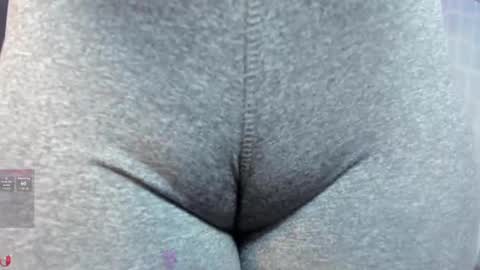 Snapshot of ayla13_ chatting on 10.09.25 Alyda Jaramillo online show from 10.09.25