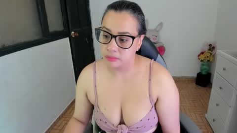 SandyMODELINDEPENDIENT online show from 11.05.25