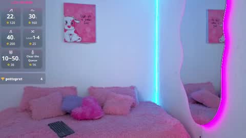 Snapshot of aylanii chatting on 06.15.26 A L A N I I online show from 06.15.26
