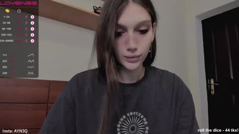 Snapshot of ayn3q chatting on 01.06.25 AYNEK fansly online show from 01.06.25