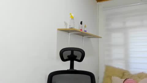 Snapshot of aysha_winxx chatting on 10.17.25 aysha_winxx online show from 10.17.25