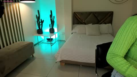 Ayshel online show from 11.26.25