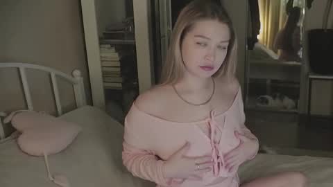 Ayu online show from 11.30.25