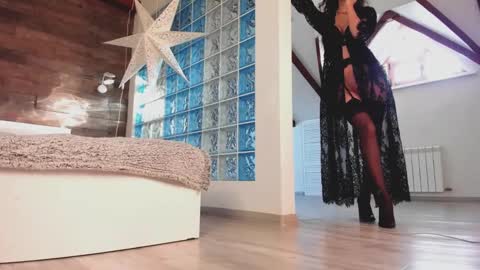 azaliaswallows online show from 02.28.25