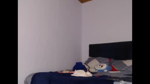 Snapshot of azulluna chatting on 06.01.26 azulluna online show from 06.01.26