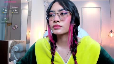 Azura online show from 01.10.25