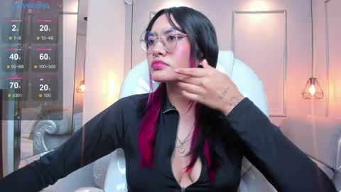 Azura online show from 01.17.25