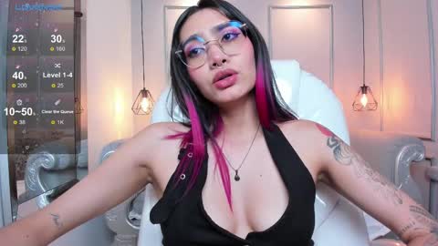 Azura online show from 03.03.25